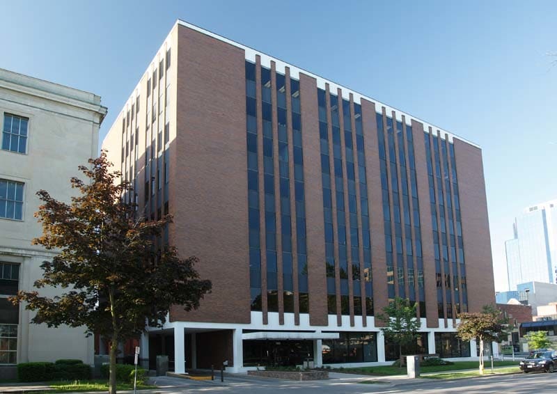 195 Dufferin Ave, London, ON for sale Primary Photo- Image 1 of 1