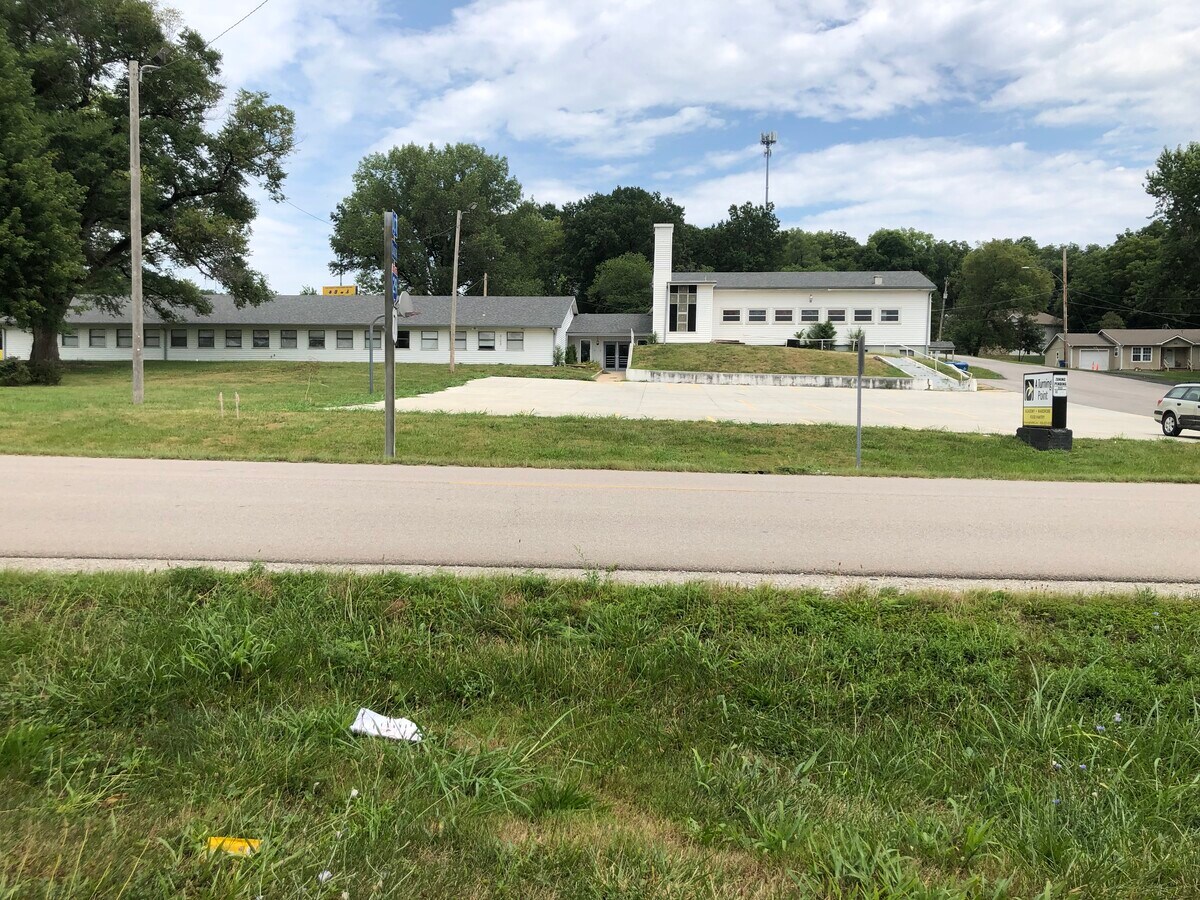 5105 NW Waukomis Dr, Kansas City, MO 64151