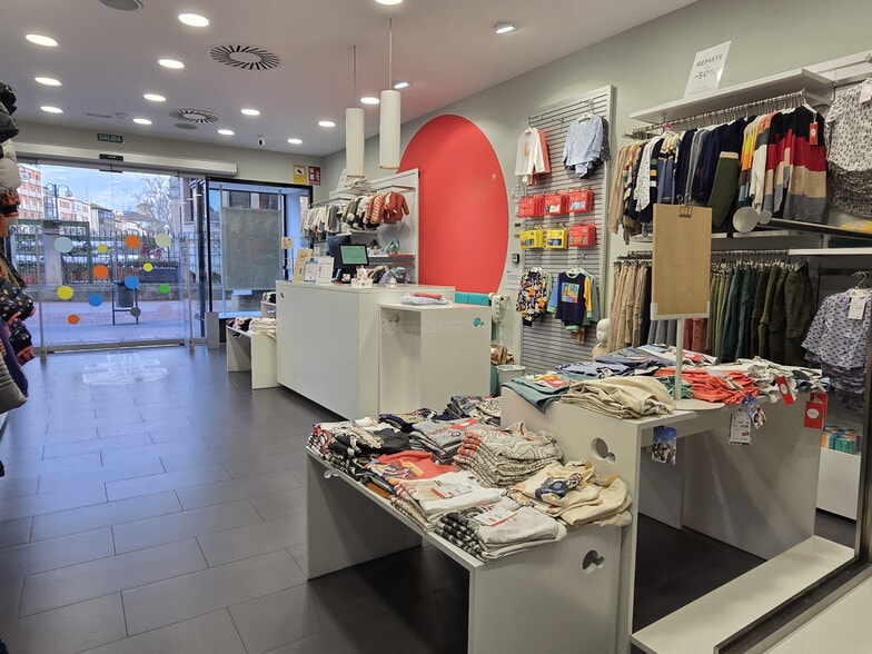 Retail in Logroño, La Rioja for lease - Interior Photo - Image 2 of 2