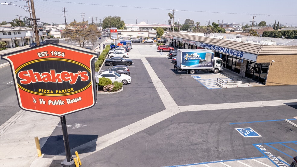 12000-12030 Paramount Blvd, Downey, CA for lease - Building Photo - Image 2 of 4