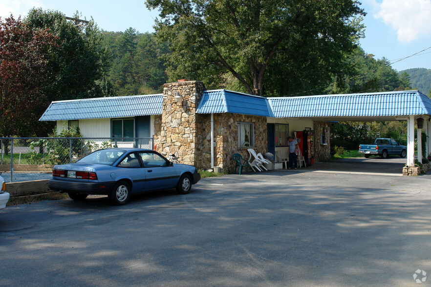 7052 E Lamar Alexander Pky, Townsend, TN for sale - Primary Photo - Image 1 of 1