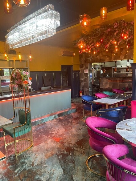 Kings Walk, Grays for lease - Interior Photo - Image 1 of 10