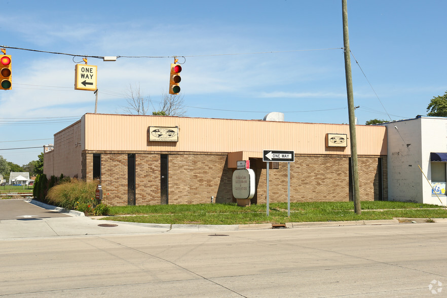 1868 Southfield Rd, Lincoln Park, MI for sale - Primary Photo - Image 1 of 1