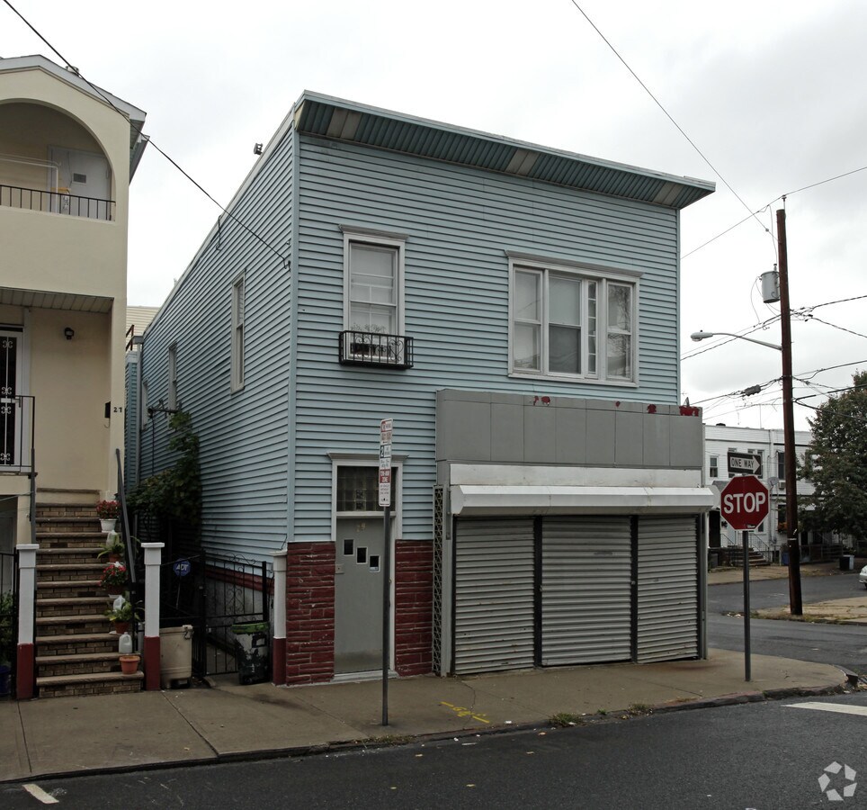 29 Weldon St, Jersey City, NJ 07306