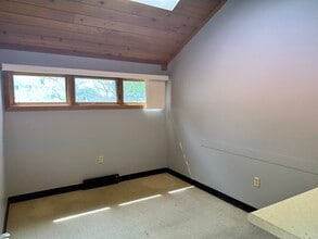 101 S Schanck Ave, Pen Argyl, PA for lease Interior Photo- Image 2 of 21