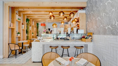 2516-2526 Ponce De Leon Blvd, Coral Gables, FL for lease Interior Photo- Image 2 of 9