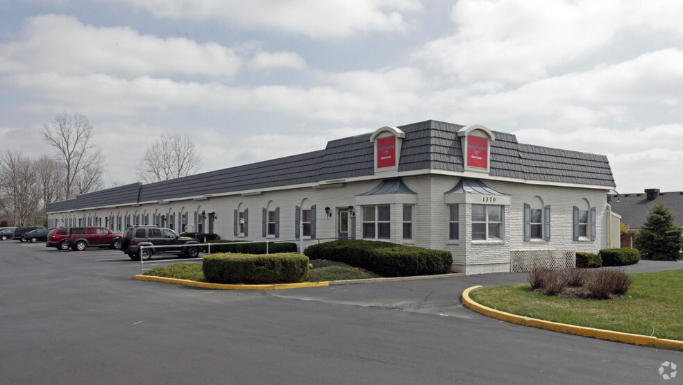 1370 N Fairfield Rd, Beavercreek, OH for lease - Primary Photo - Image 1 of 4