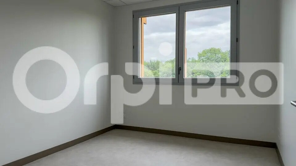 Office in Bénesse-Maremne for lease Interior Photo- Image 1 of 8