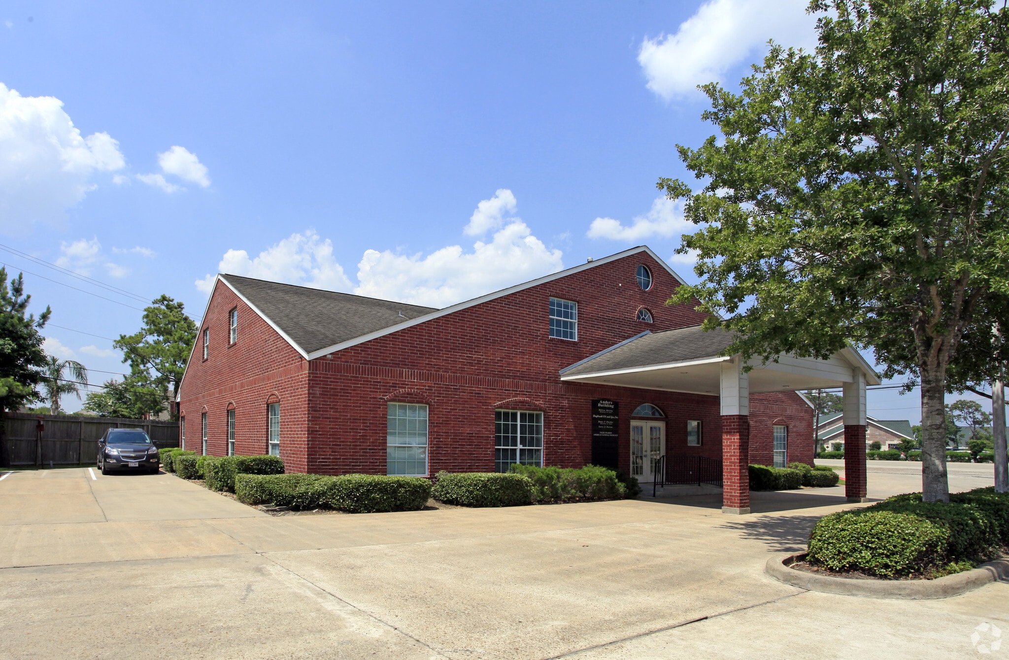 1414 S Friendswood Dr, Friendswood, TX for lease Primary Photo- Image 1 of 8