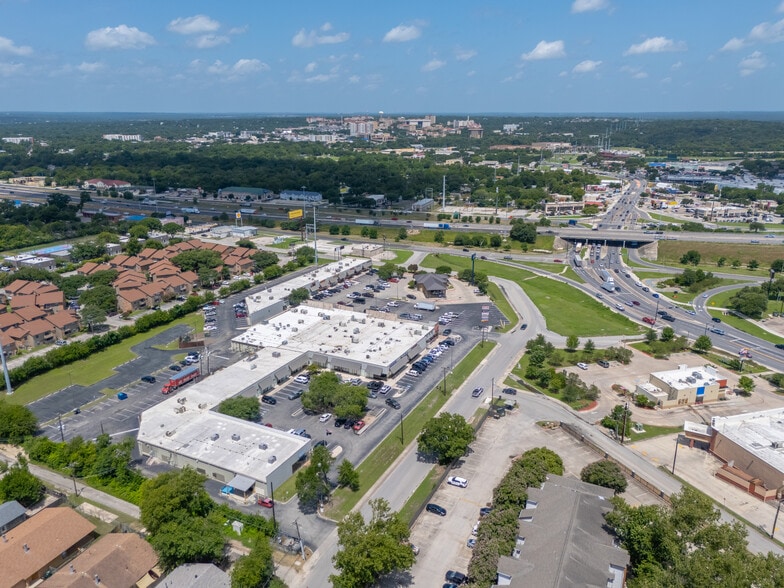 900 Bugg Ln, San Marcos, TX for lease - Building Photo - Image 2 of 14