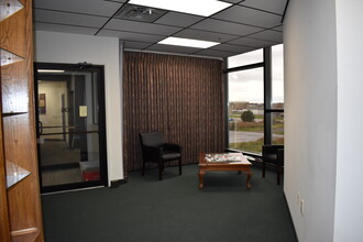 90 Airpark Dr, Rochester, NY for lease Interior Photo- Image 1 of 3