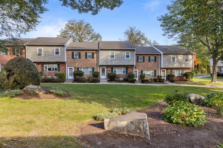 155 King Ave, Weymouth, MA 02188 Tammy Brook Apartments