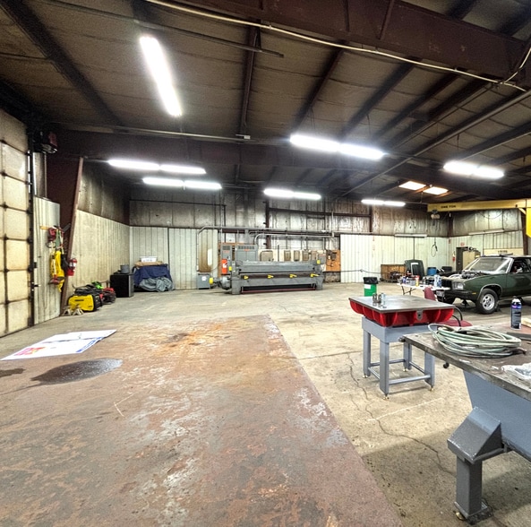 1221 Groop Rd, Springfield, OH for lease - Interior Photo - Image 3 of 5