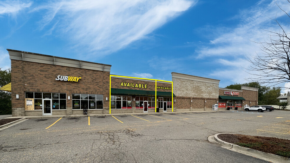 24950-24990 Outer Dr, Lincoln Park, MI for lease - Building Photo - Image 1 of 5