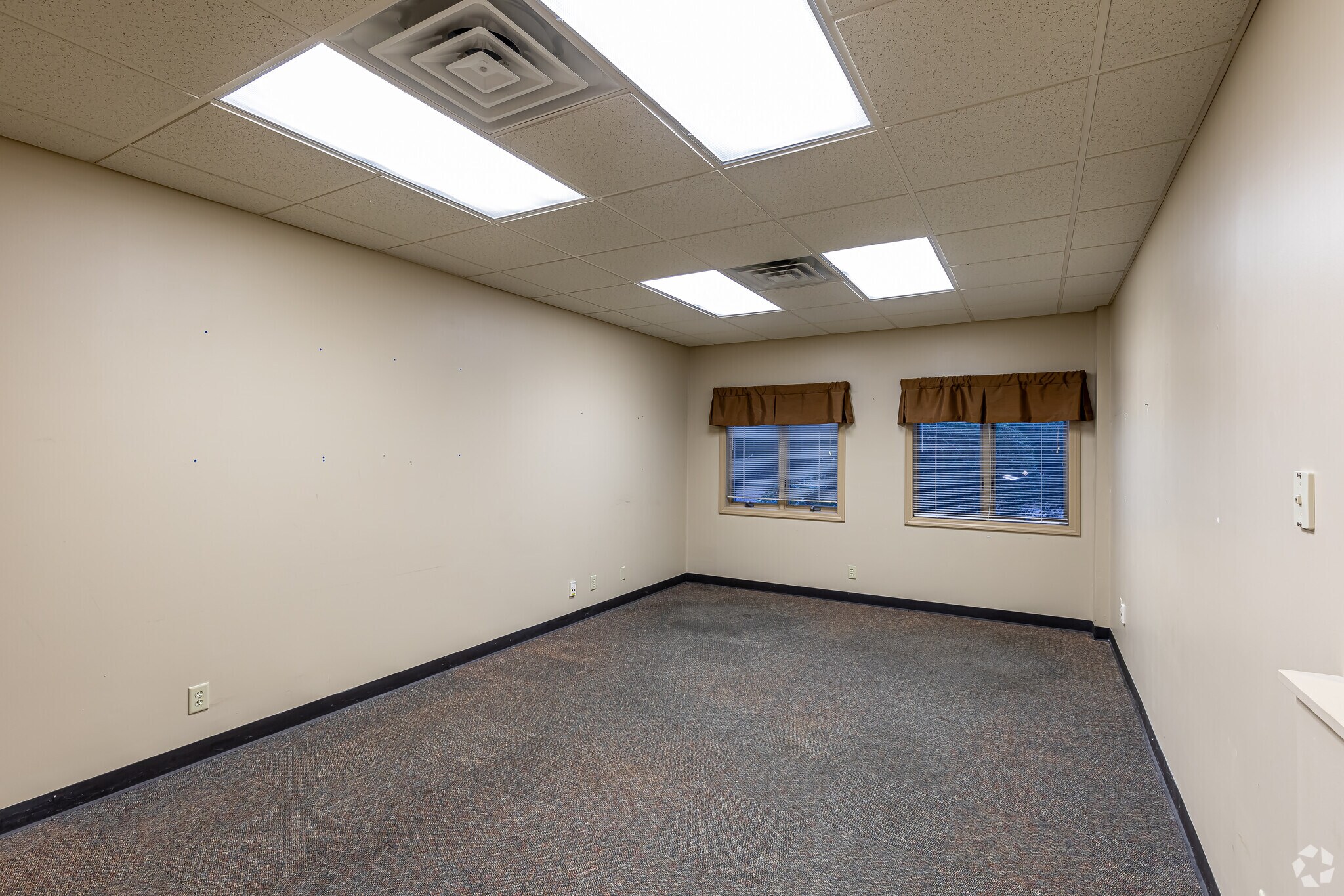 31 Dow Rd, Plainfield, CT 06374 ValueAdd Medical Office