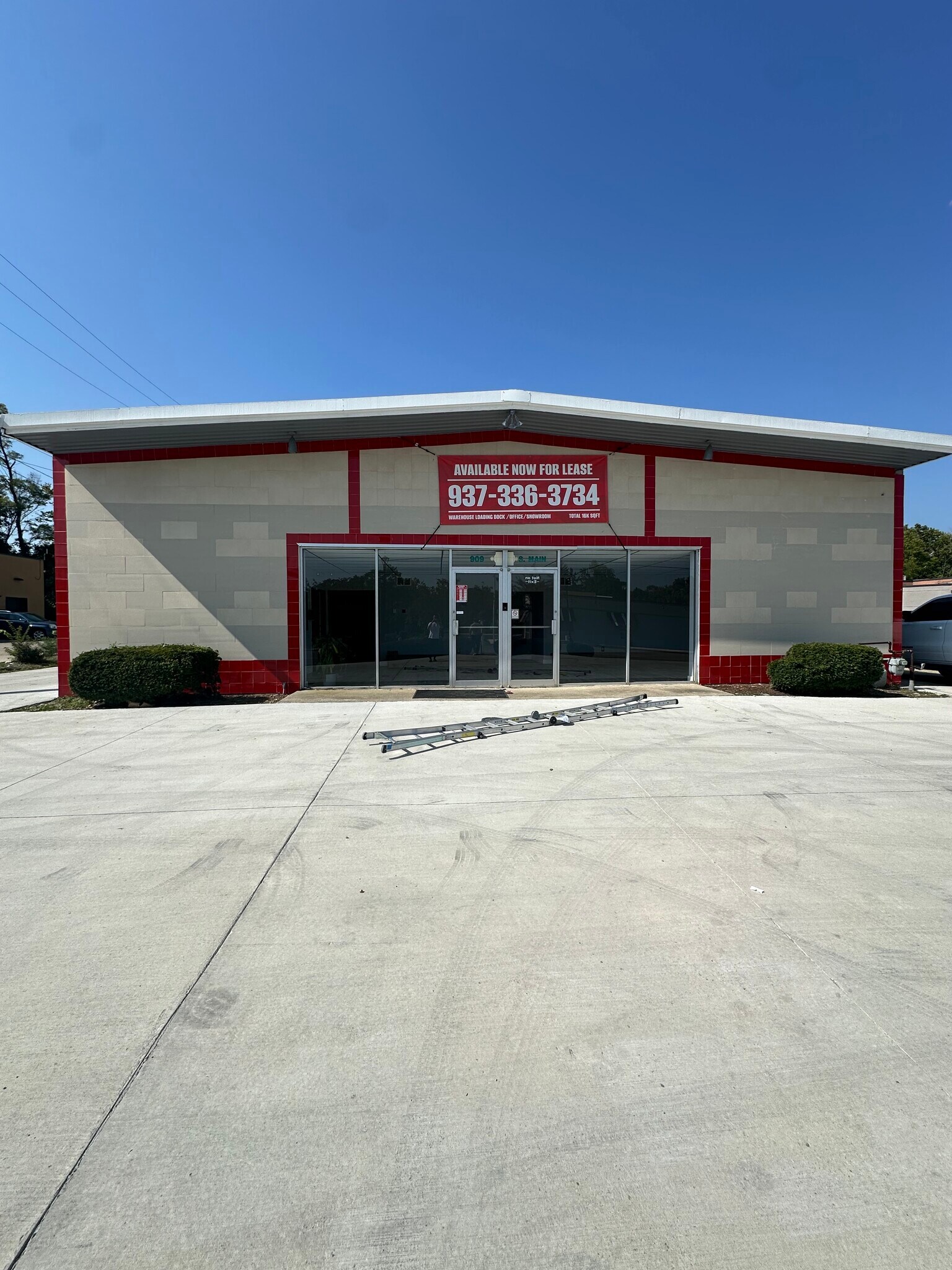 909 S Main St, Englewood, OH for lease Building Photo- Image 1 of 26