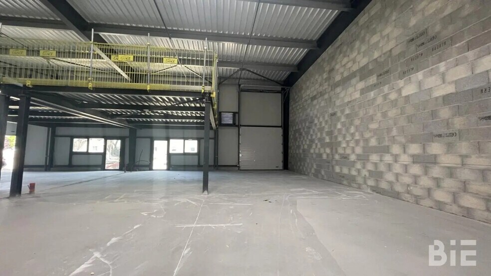 Flex in Blanquefort for sale - Building Photo - Image 3 of 7