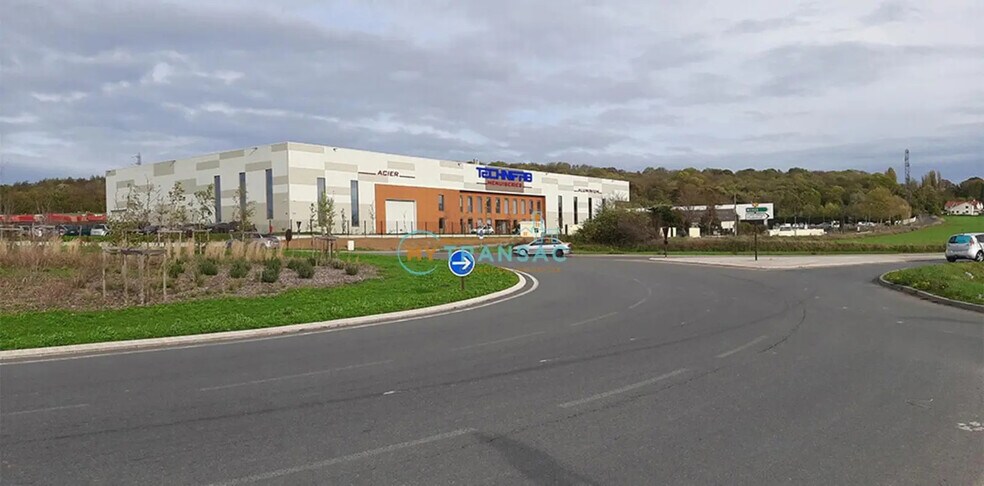 Flex in Varennes-Jarcy for sale - Building Photo - Image 1 of 7