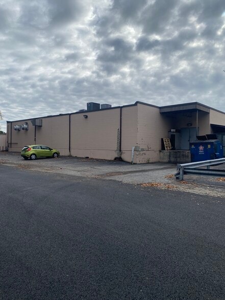 821 Tiogue Ave, Coventry, RI for sale - Building Photo - Image 3 of 10