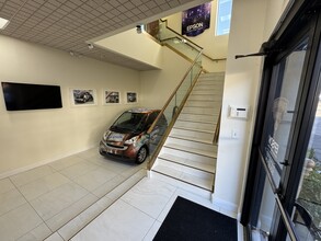 572 Commerce St, Franklin Lakes, NJ for lease Lobby- Image 2 of 11