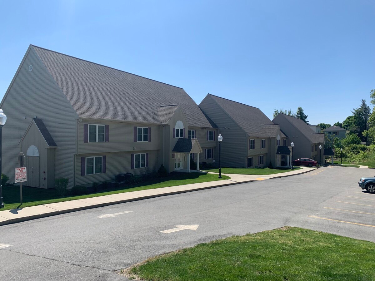 31 Caroline St, Worcester, MA 01604