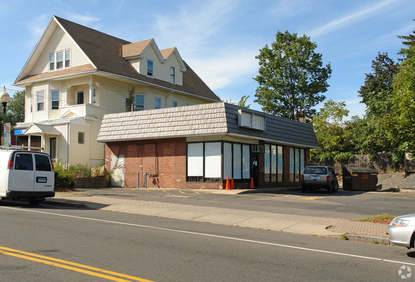 120 Park Rd, West Hartford, CT 06119