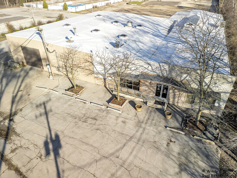 301 Ramona Ave, Elgin, IL for sale - Building Photo - Image 3 of 12