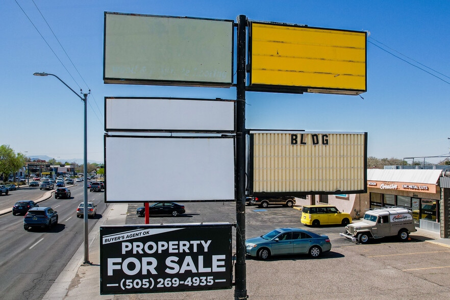 Commercial Package REPRICED portfolio of 2 properties for sale on LoopNet.com - Pylon Photo - Image 3 of 19