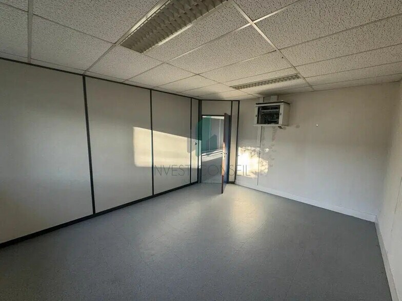 Flex in Mitry-Mory for lease - Building Photo - Image 2 of 28