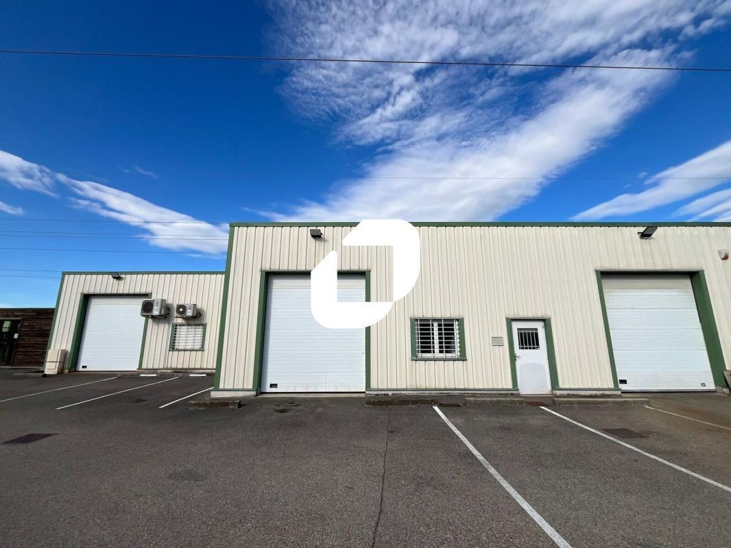 Flex in Jonage for lease Building Photo- Image 1 of 8