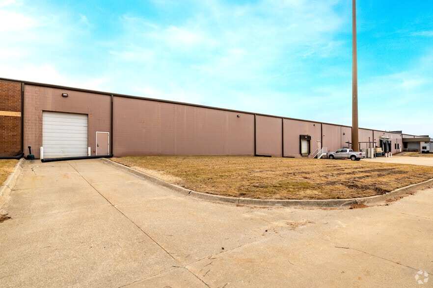 3500-3630 109th St, Urbandale, IA for sale - Building Photo - Image 3 of 3