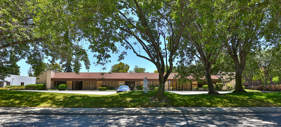 118-122 Charcot Ave, San Jose, CA for lease - Building Photo - Image 3 of 73