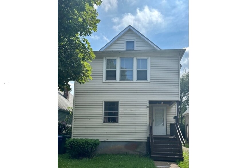 3251 Ely Ave, Niagara Falls, NY for sale - Primary Photo - Image 1 of 10