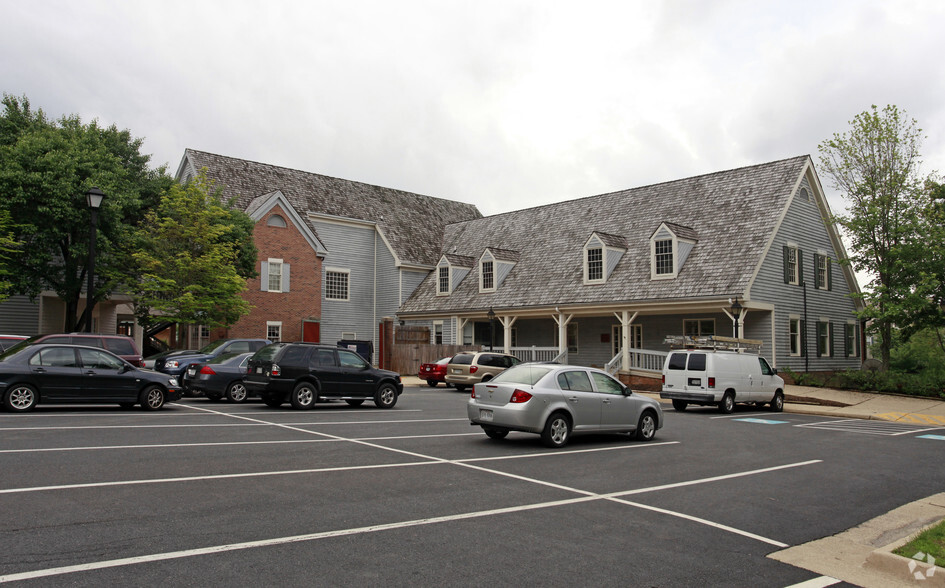 2239 Tacketts Mill Dr, Woodbridge, VA for lease - Building Photo - Image 2 of 7