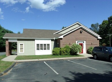 85 River Rd, Canton, CT for sale - Building Photo - Image 1 of 1