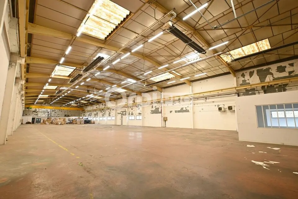 Office in Miribel for lease Interior Photo- Image 1 of 11