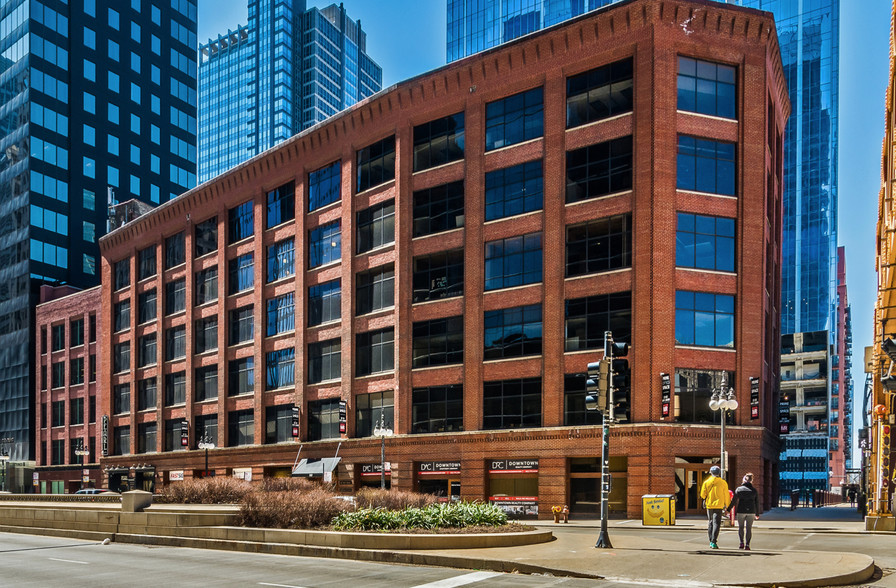 180 N Wacker Dr, Chicago, IL for lease - Building Photo - Image 3 of 19