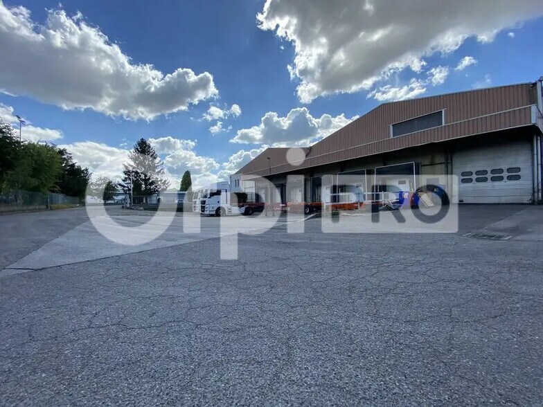 Office in Saint-Symphorien-d'Ozon for lease - Building Photo - Image 3 of 11
