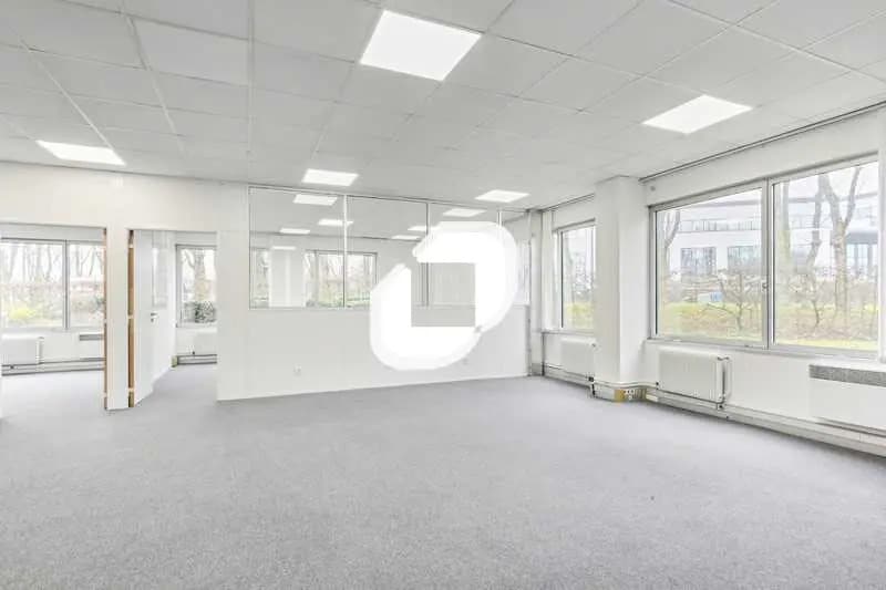 Flex in Villepinte for lease - Interior Photo - Image 3 of 13