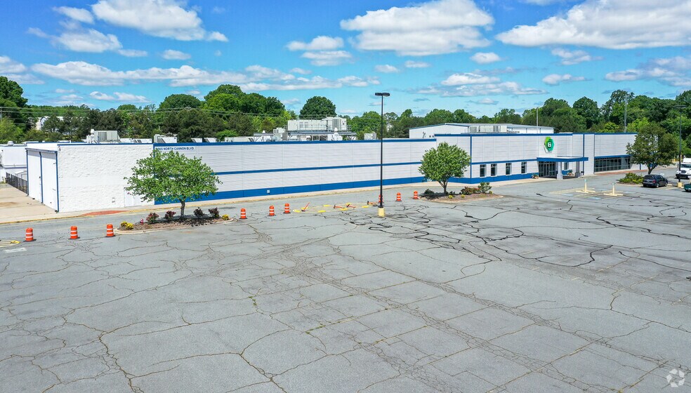 2865 N Cannon Blvd, Kannapolis, NC for sale - Primary Photo - Image 1 of 1