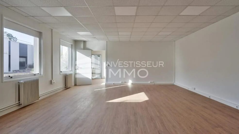 Office in Lognes for lease - Interior Photo - Image 3 of 6