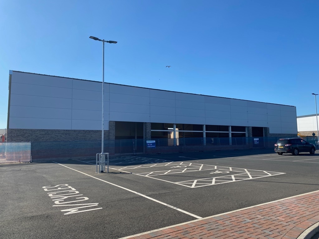 23 Honeysuckle Way, Clacton On Sea for lease Primary Photo- Image 1 of 4