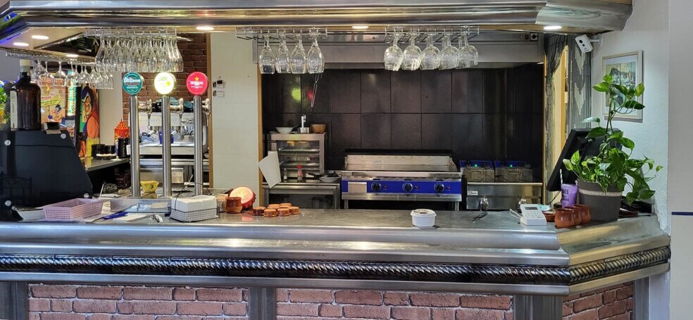 Retail in Palamós, Gerona for lease - Interior Photo - Image 3 of 8