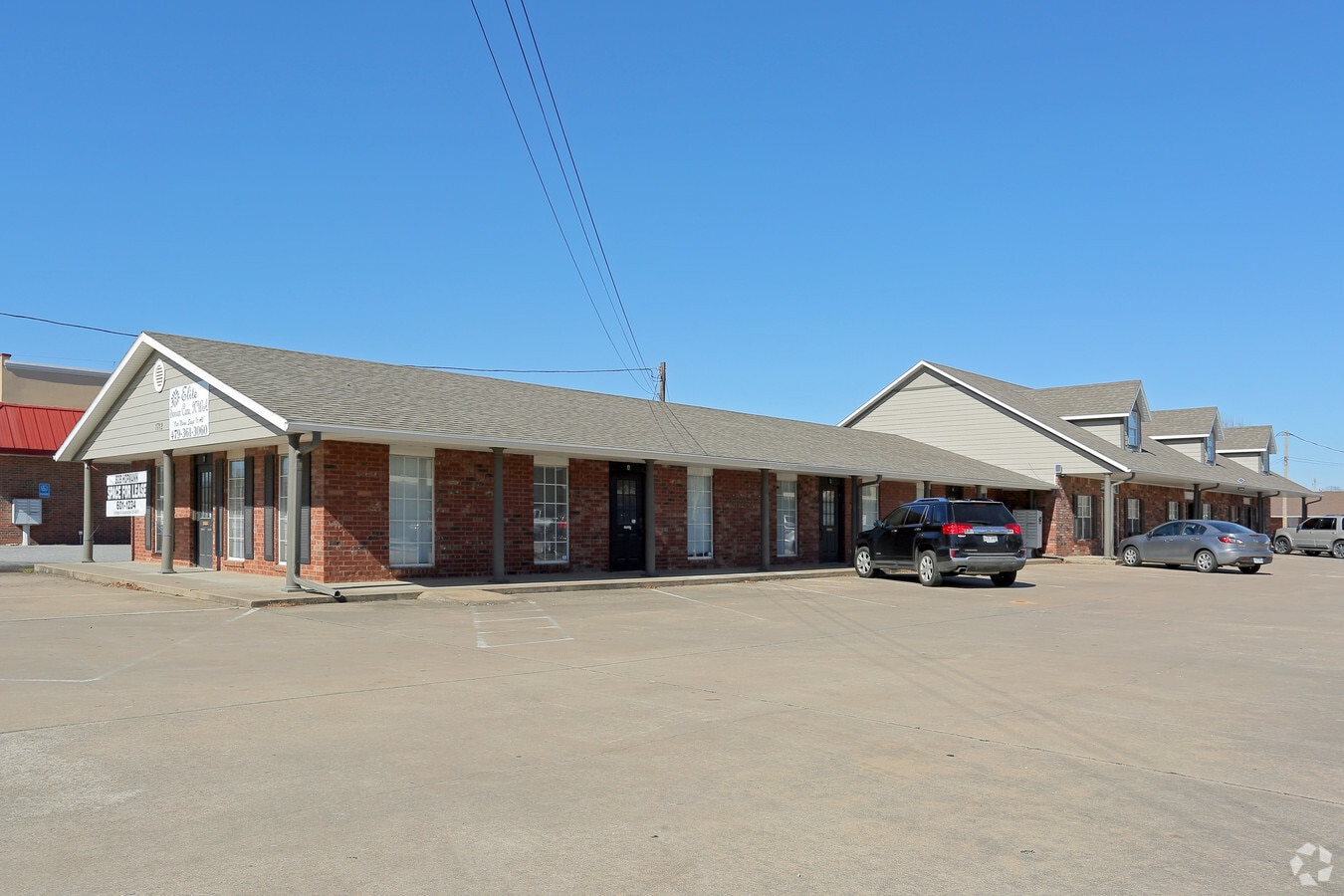 1712 W Sunset Ave, Springdale, AR 72762