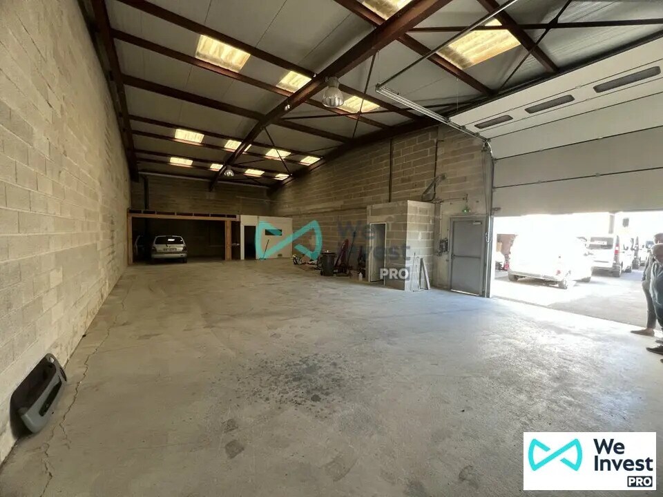 Flex in Champfleury for lease Building Photo- Image 1 of 6