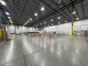 8710 Airpark West Dr, Charlotte, NC for lease Interior Photo- Image 2 of 7