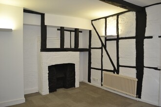 19-19A High St, Alton for lease Interior Photo- Image 2 of 3