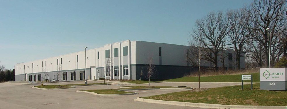 3250 N Oak Grove Ave, Waukegan, IL for sale - Primary Photo - Image 1 of 1