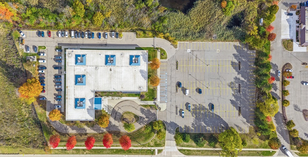 48150 Grand River Ave, Novi, MI for sale - Building Photo - Image 3 of 4