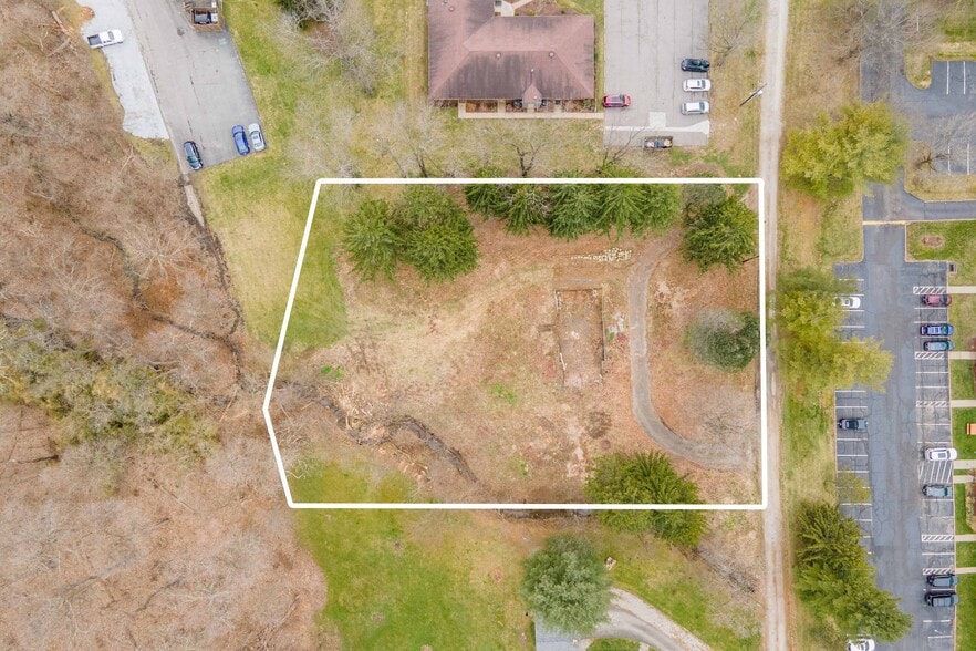 2585 Maple Ln, Pittsburgh, PA for lease - Aerial - Image 2 of 7